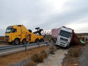 Servicio de Rescate trailer en carretera.