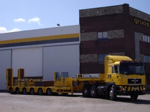 Transporte Especial de contrapesos de grúa LTM 1250.